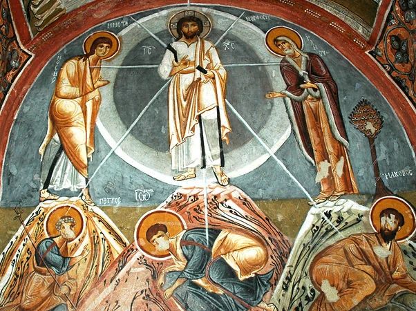 Величаем Тя,/ Живодавче Христе,/ и почитаем пречистыя плоти Твоея/ преславное// преобра...