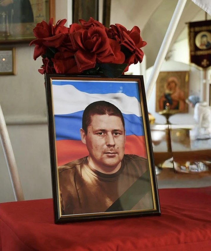 Сегодня в Храме святых апостолов Петра и Павла села Усть‑Кулом состоялась церемония отдания воинских