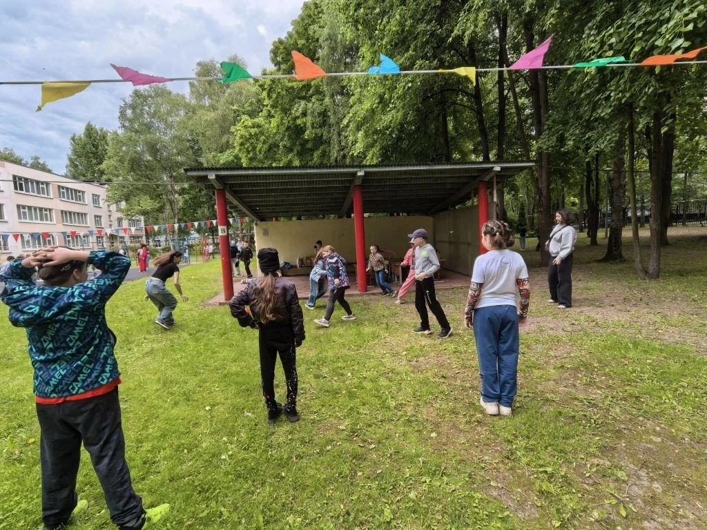 🌟 В нашей школе стартовал летний детский клуб «Калейдоскоп»!

Дети с удовольствием проводят время, 