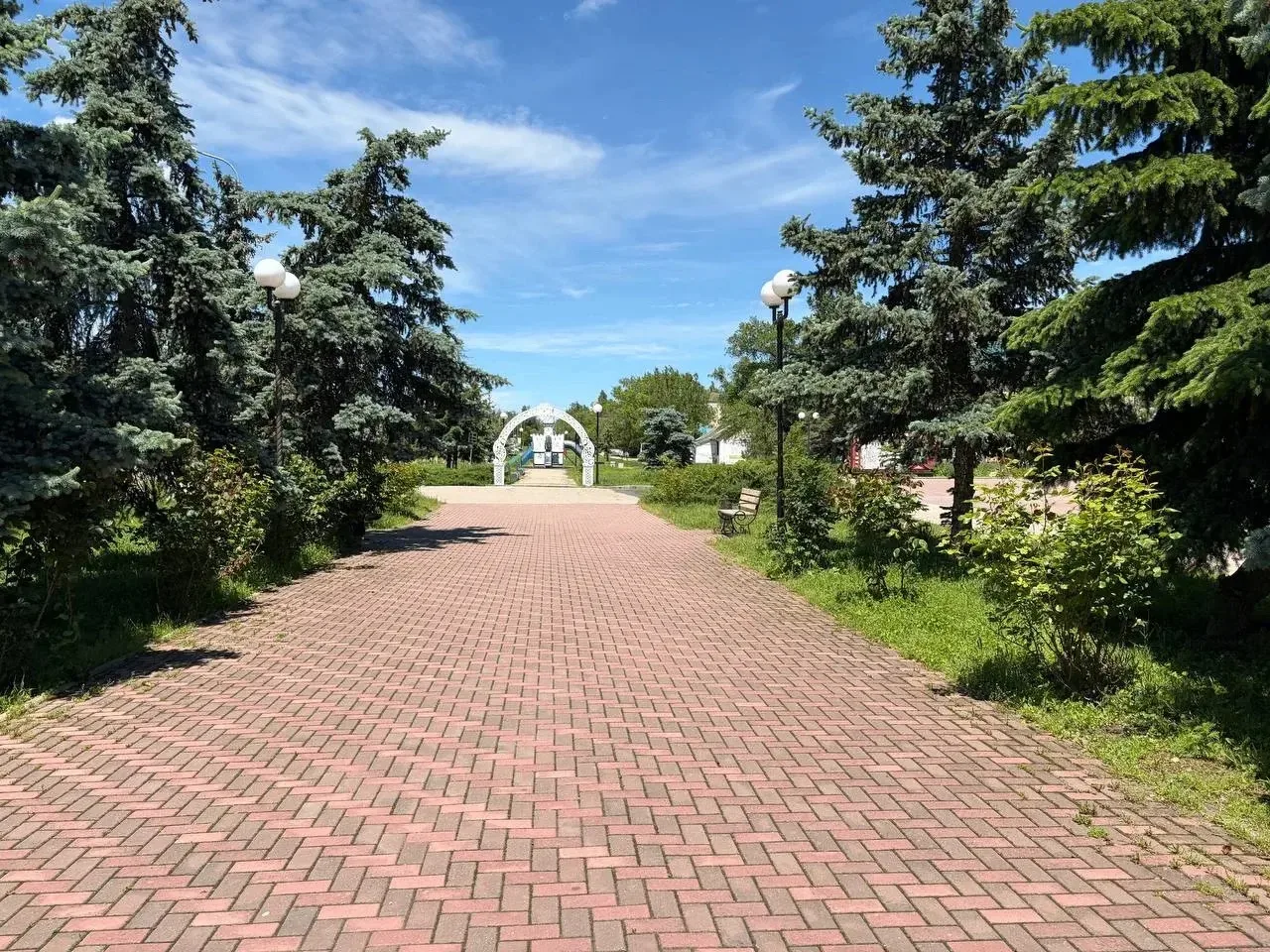 Доброе летнее утро, дорогие земляки! ☀️🌿

Август продолжает радовать нас теплом и ярким солнцем. Пу