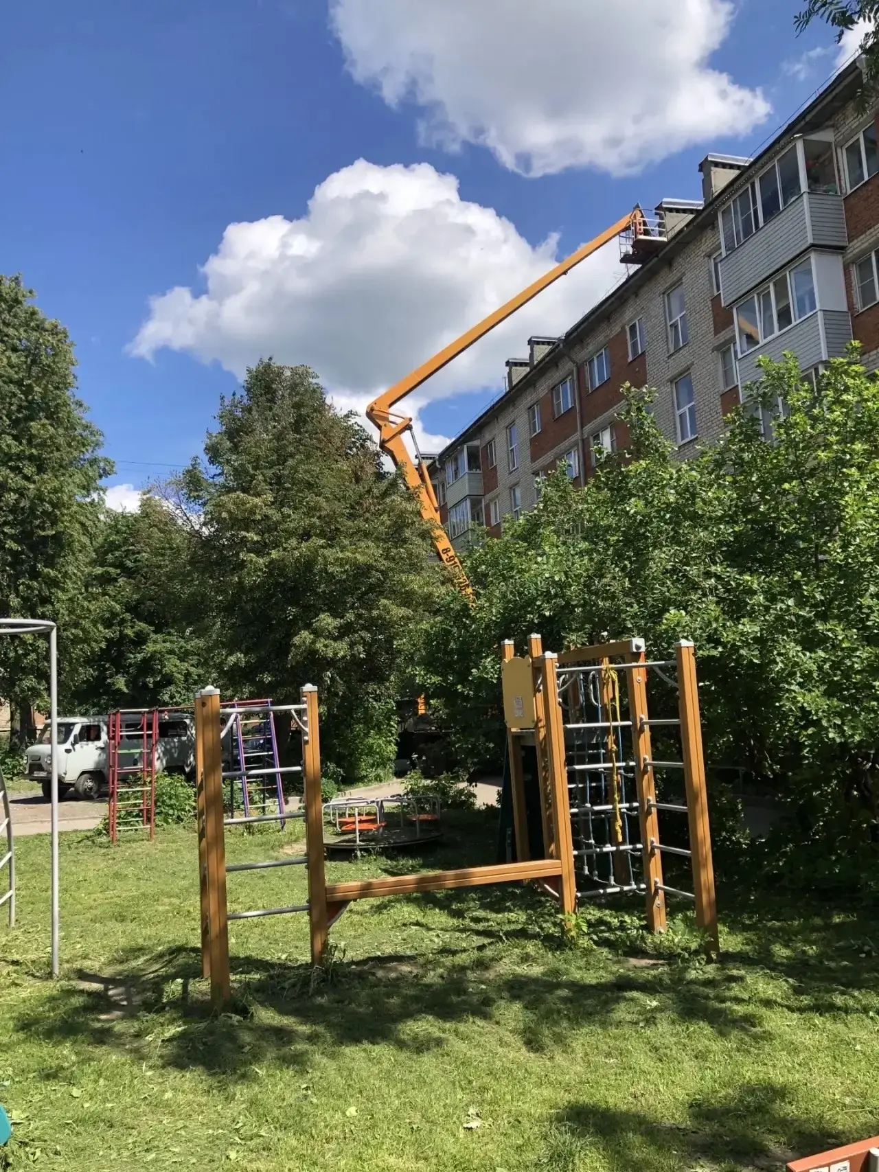 по адресу Михайловская 28А произведен ремонт кровли