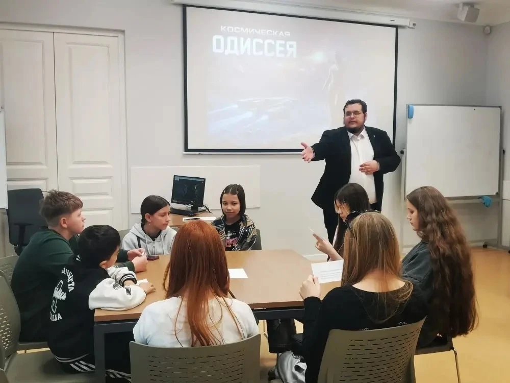 18.04 учащиеся 6в класса посетили Ярмарку мастеров в «Колледже искусственного интеллекта, креативног