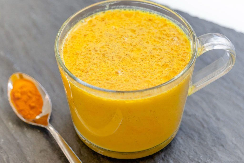 «Золотое молоко» с куркумой 🥛
