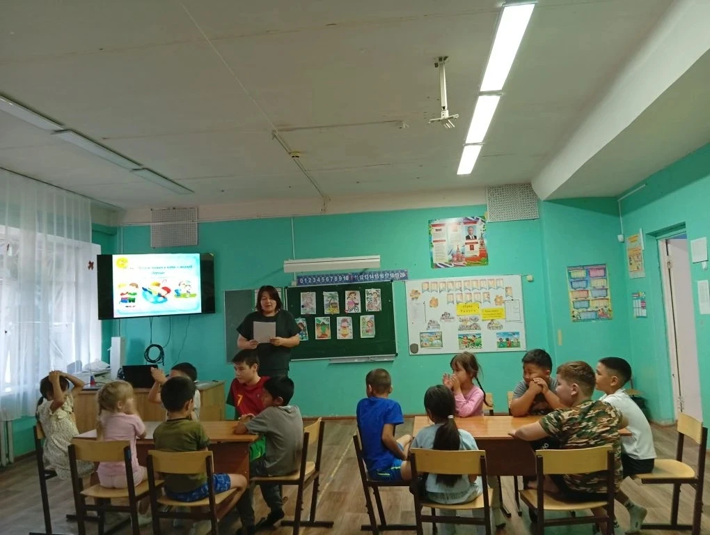 В нашем лагере прошёл «День дружбы»

Сегодня ребята отправились в увлекательное путешествие по станц