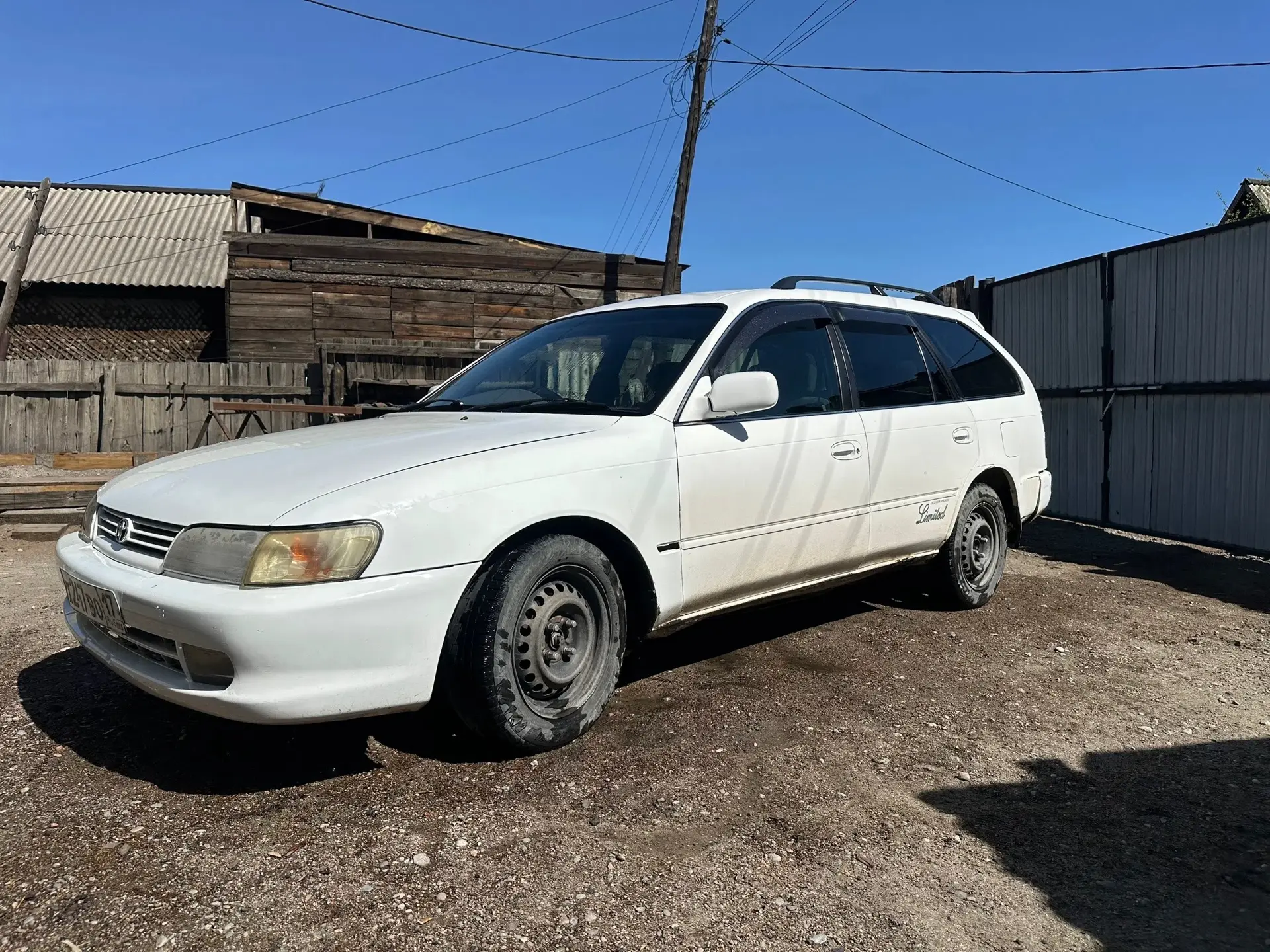 Продам тойоту короллу 1998г. Мотор коробка в отличном состоянии, по кузову шпакли практически нет, ц