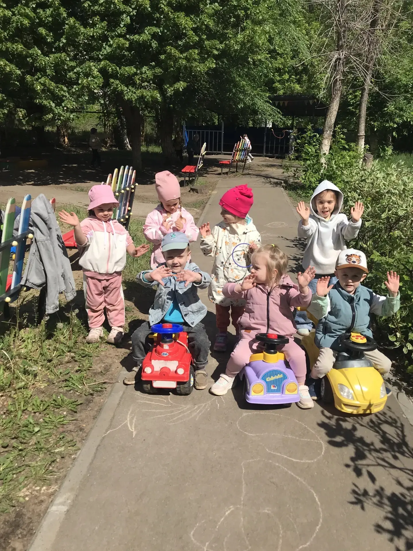 🌈 Первый праздник лета у самых маленьких! 🎈

Сегодня наш детский сад наполнился особым светом и зв