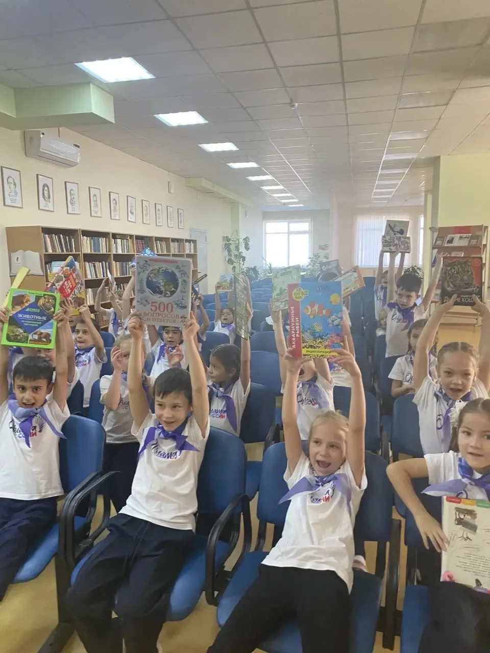 Дорогие друзья и родители! 🎉 🌟 В наших первых классах продолжается  "Трек Орлёнок Эрудит"! 🌟В рамках