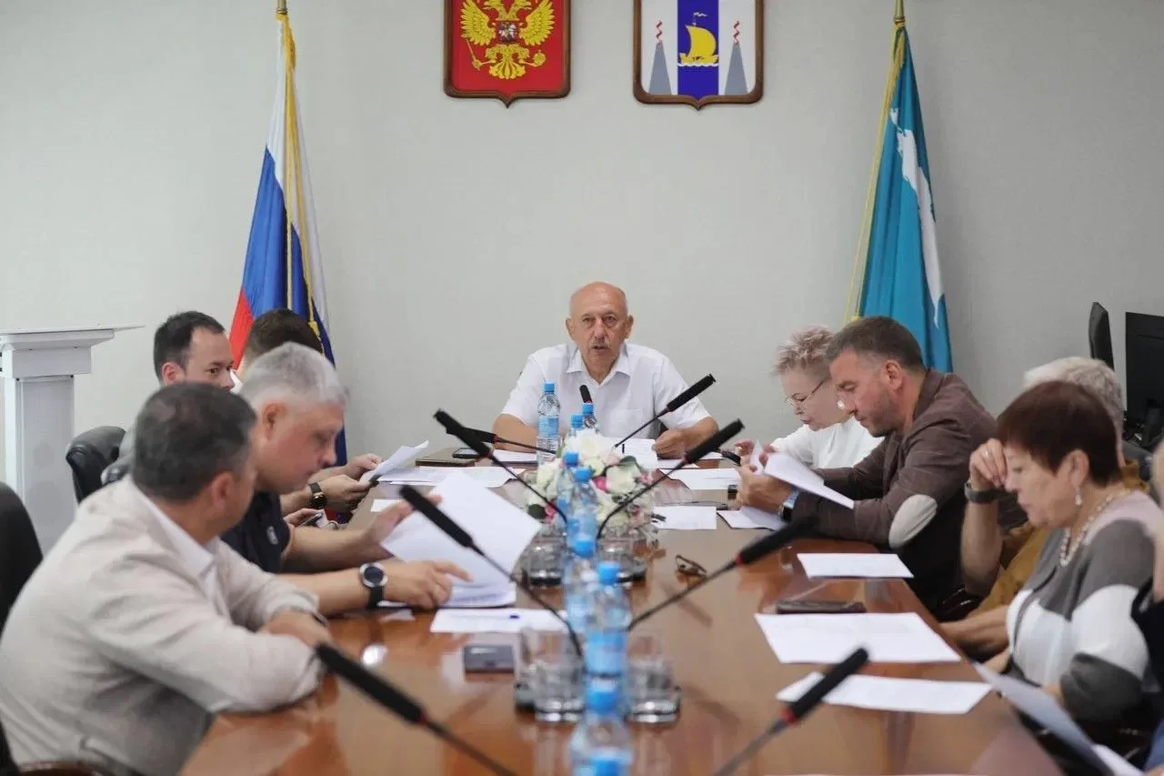 🇷🇺Сахалинская область расширяет меры поддержки семей участников СВО в сфере образования

Депутаты 