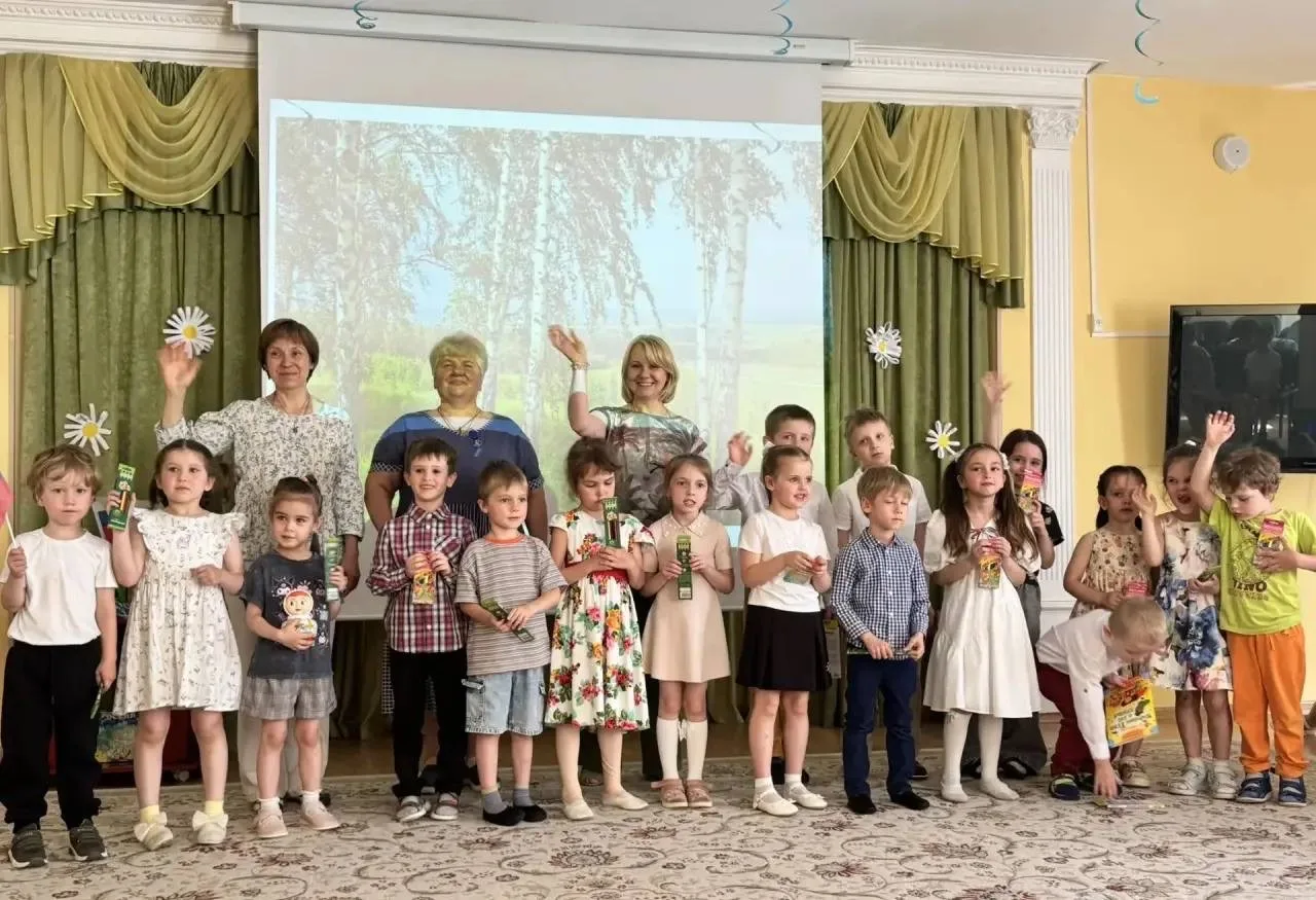 День России 

⭐ В дошкольных группах прошла тематическая неделя, посвященная Дню России. 

🪶 В «Ска