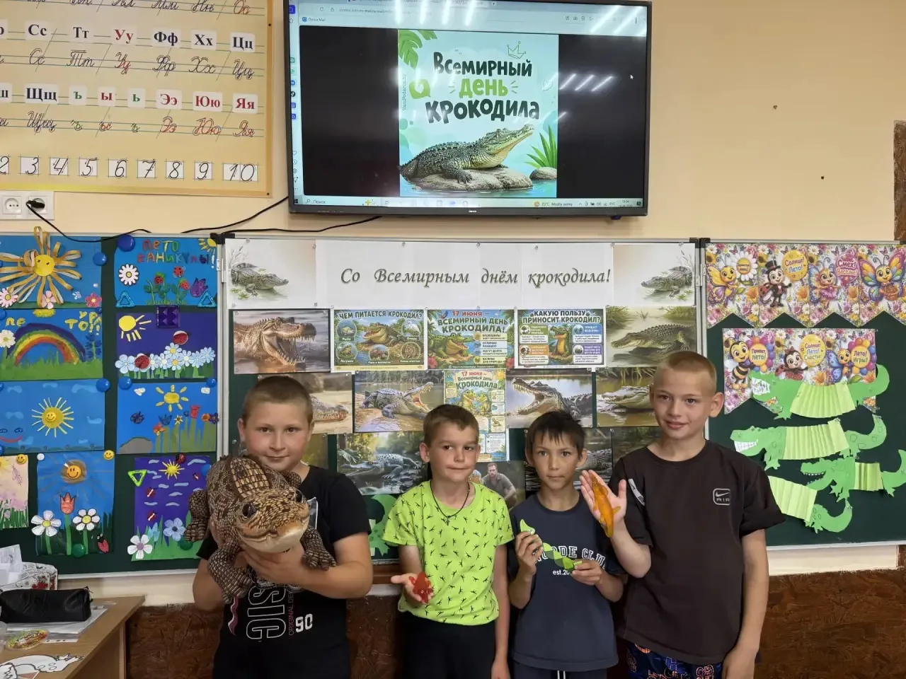 🐊✨ Знакомьтесь: крокодил! И он не страшный! ✨🐊

Есть такой грозный хищник — крокодил. Зубастый, хв