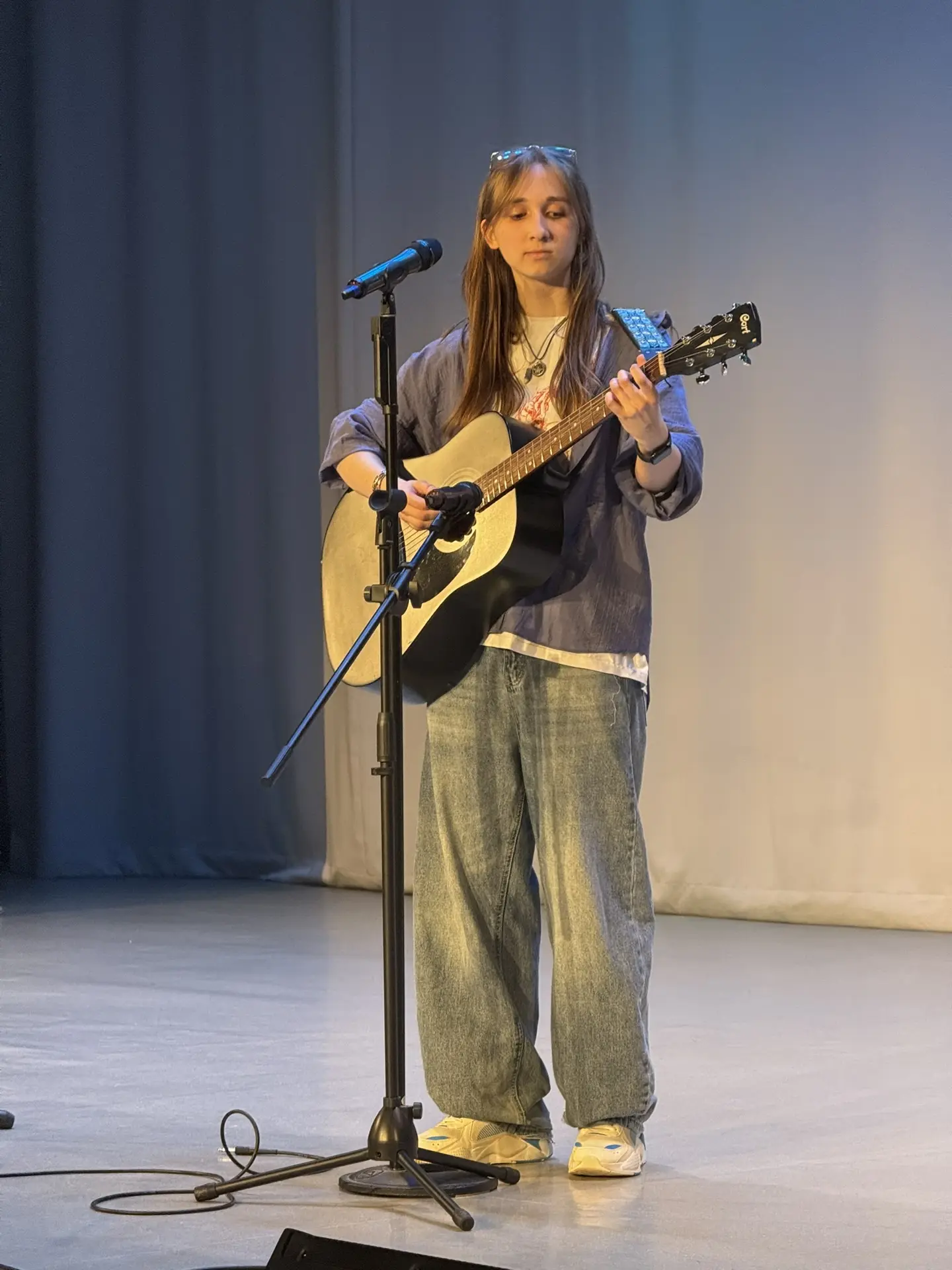 🎸Наши талантливые музыканты  Сегодня ученицы нашей школы, руководители СБОРа, Маша З., Люба М. и Саш