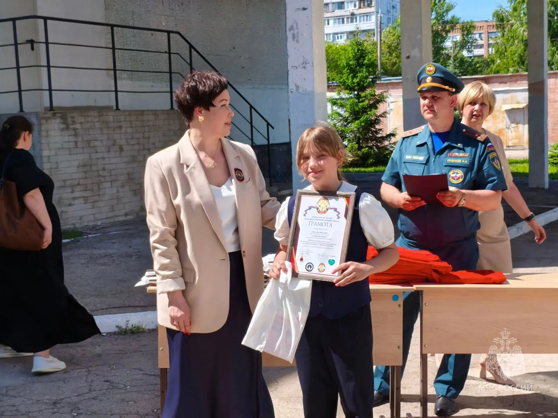 Награждение победителей Всероссийского конкурса «Неопалимая Купина»  Сегодня на торжественной линейк