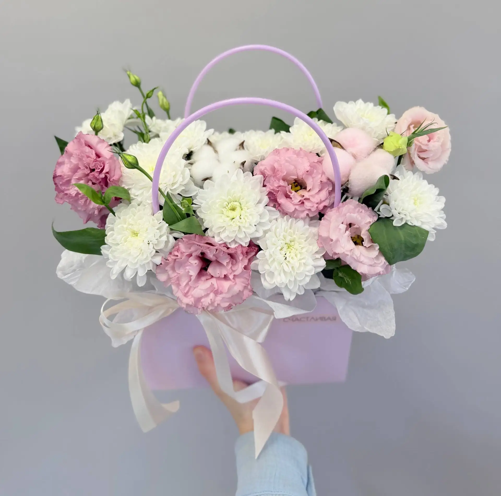 Тот самый букет из её вишлиста 🕊️✨

Total-pink эстетика, зефирная воздушность и капля парижского ша