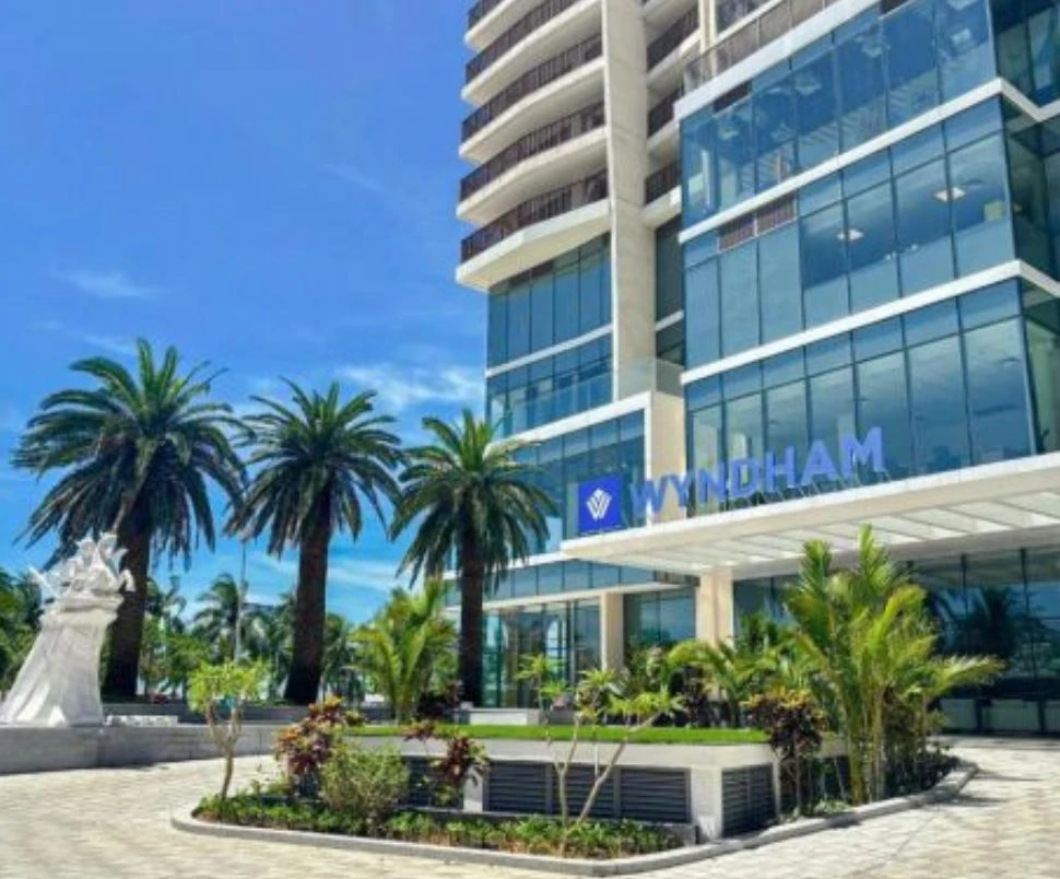 🇻🇳 Дананг, Вьетнам
🏨 Wyndham Soleil Danang Hotel 5* — шикарный отель на первой линии у пляжа Микх