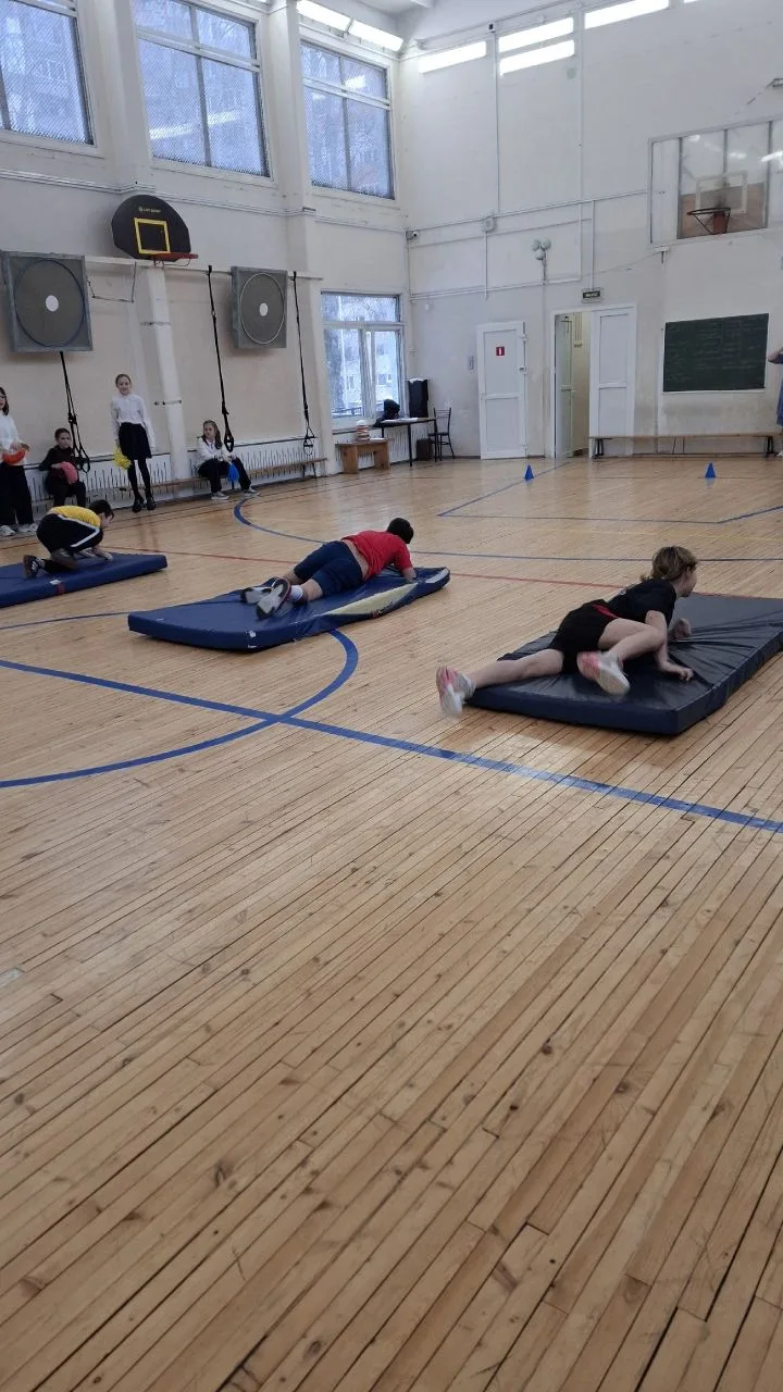 Весёлые старты "А ну-ка, парни!"🏃  Поздравляем команду 4б класса с отличным выступлением на весёлых 