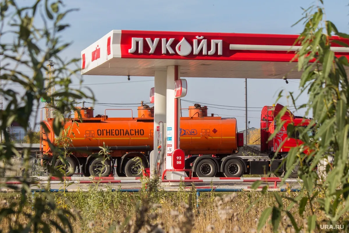 Уральские регионы получают дополнительные поставки бензина