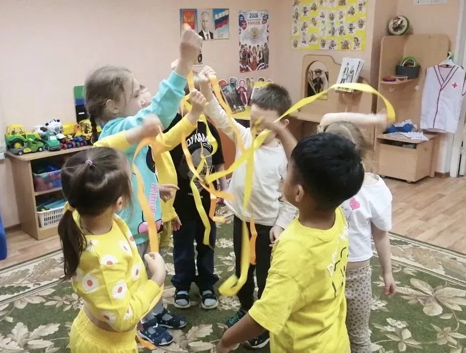 💢 Цветная неделя: день второй – жёлтый  Друзья! В дошкольном здании №6 продолжается «Цветная неделя»