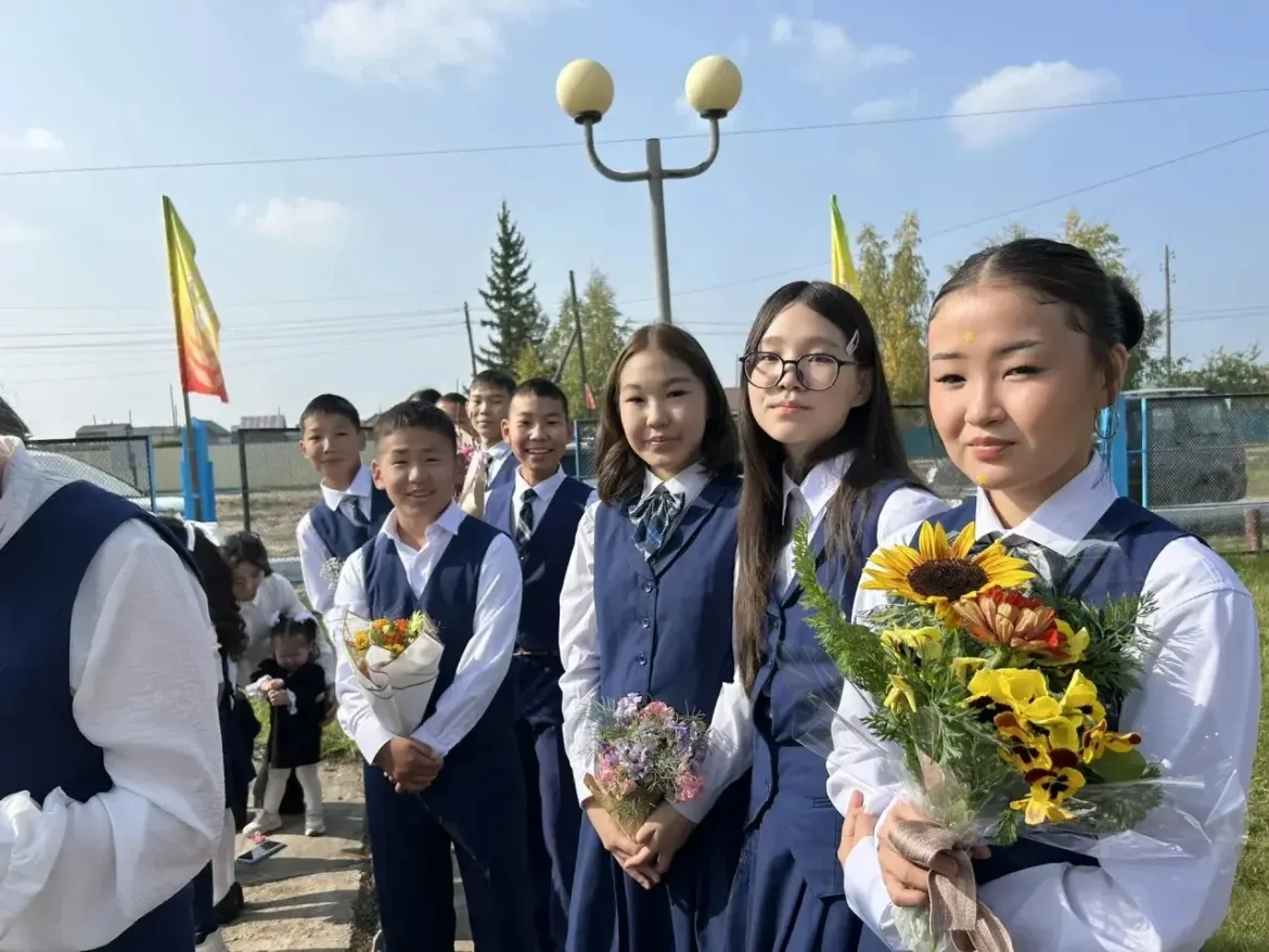 🍁✏️Танда оскуолатыгар үбүлүөйдээх үөрэх дьыла саҕаланна