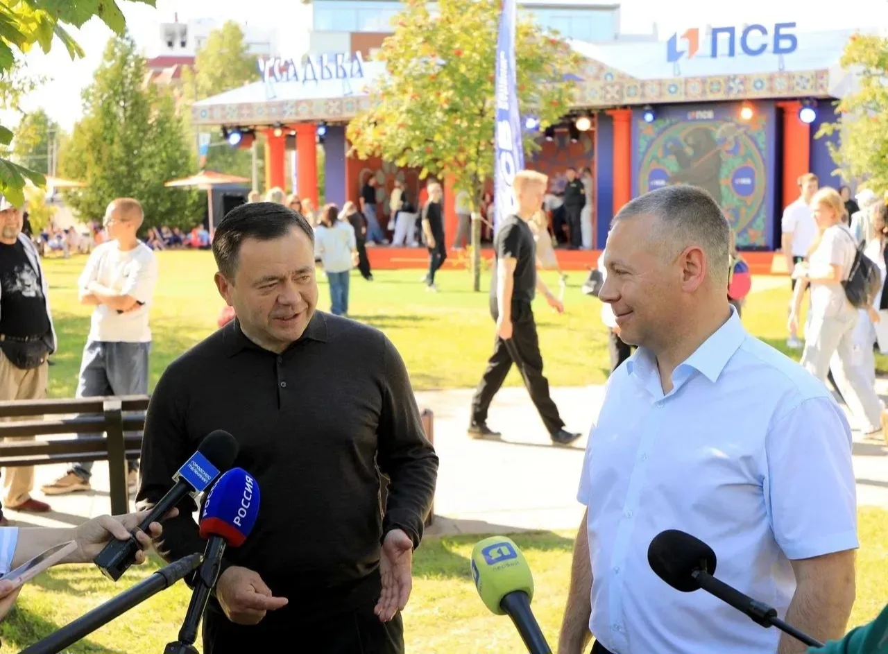 Вместе с председателем ПСБ Петром Михайловичем Фрадковым открыли юбилейный, десятый фес...
