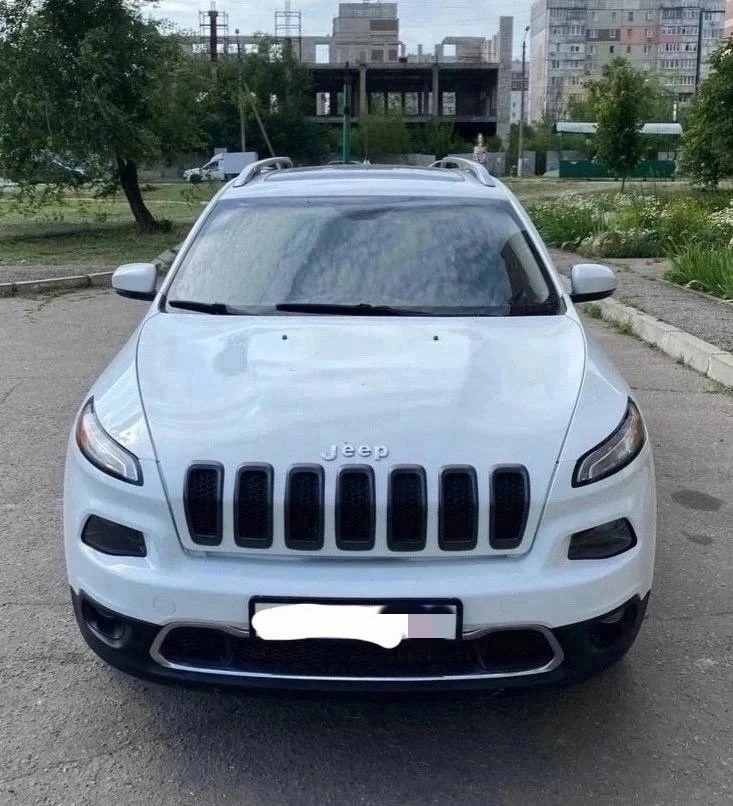 Продам наш семейный автомобиль джип чероки