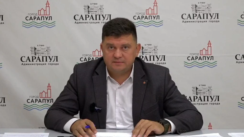 Глава Сарапула Виктор Шестаков похвалил команду логистического центра «Вайлдберрис» за ...