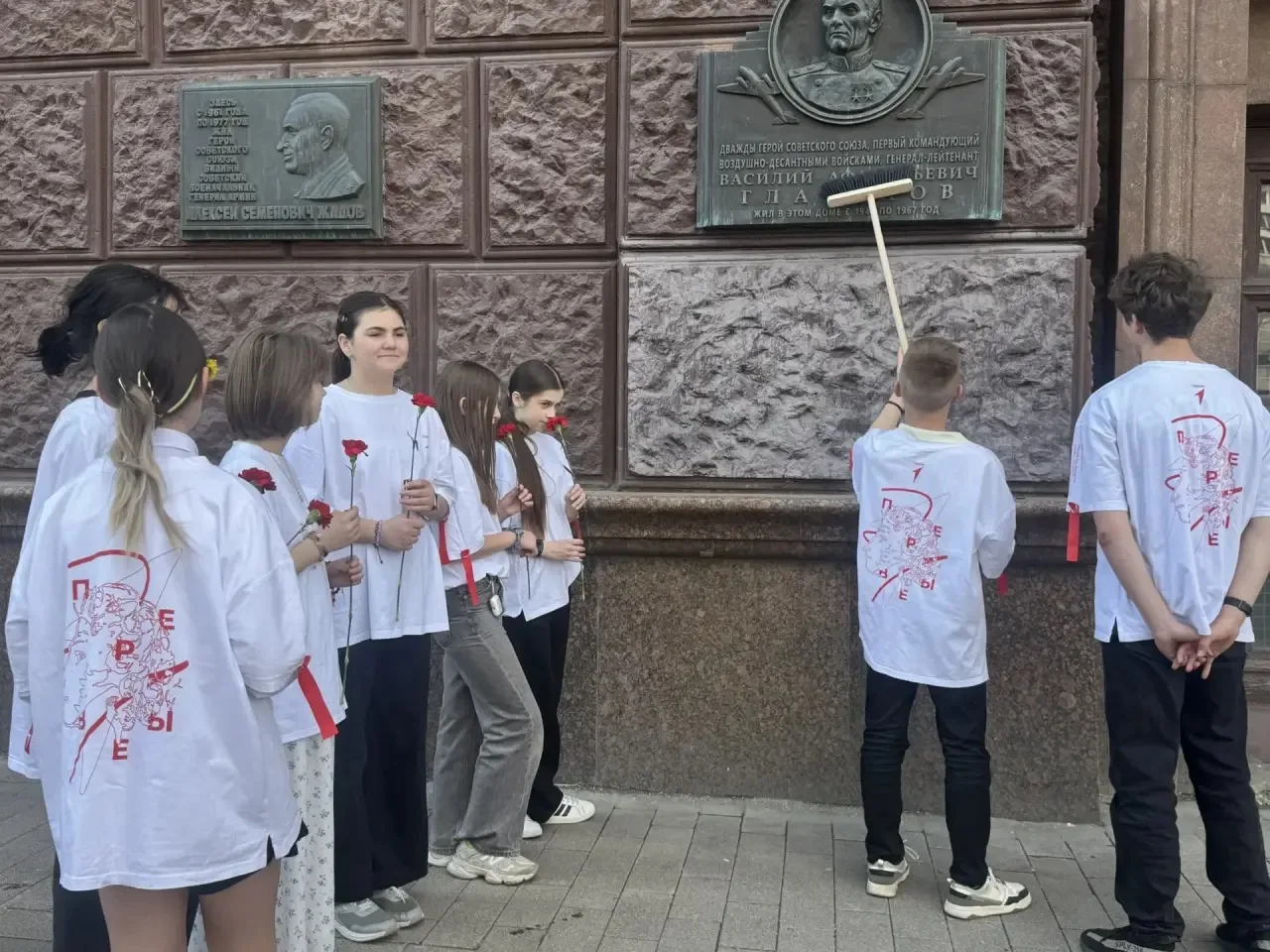 МЕМОРИАЛЬНО-ПАТРОНАТНАЯ АКЦИЯ   📌В преддверии празднования Великой Победы в нашем районе Сокол прошл