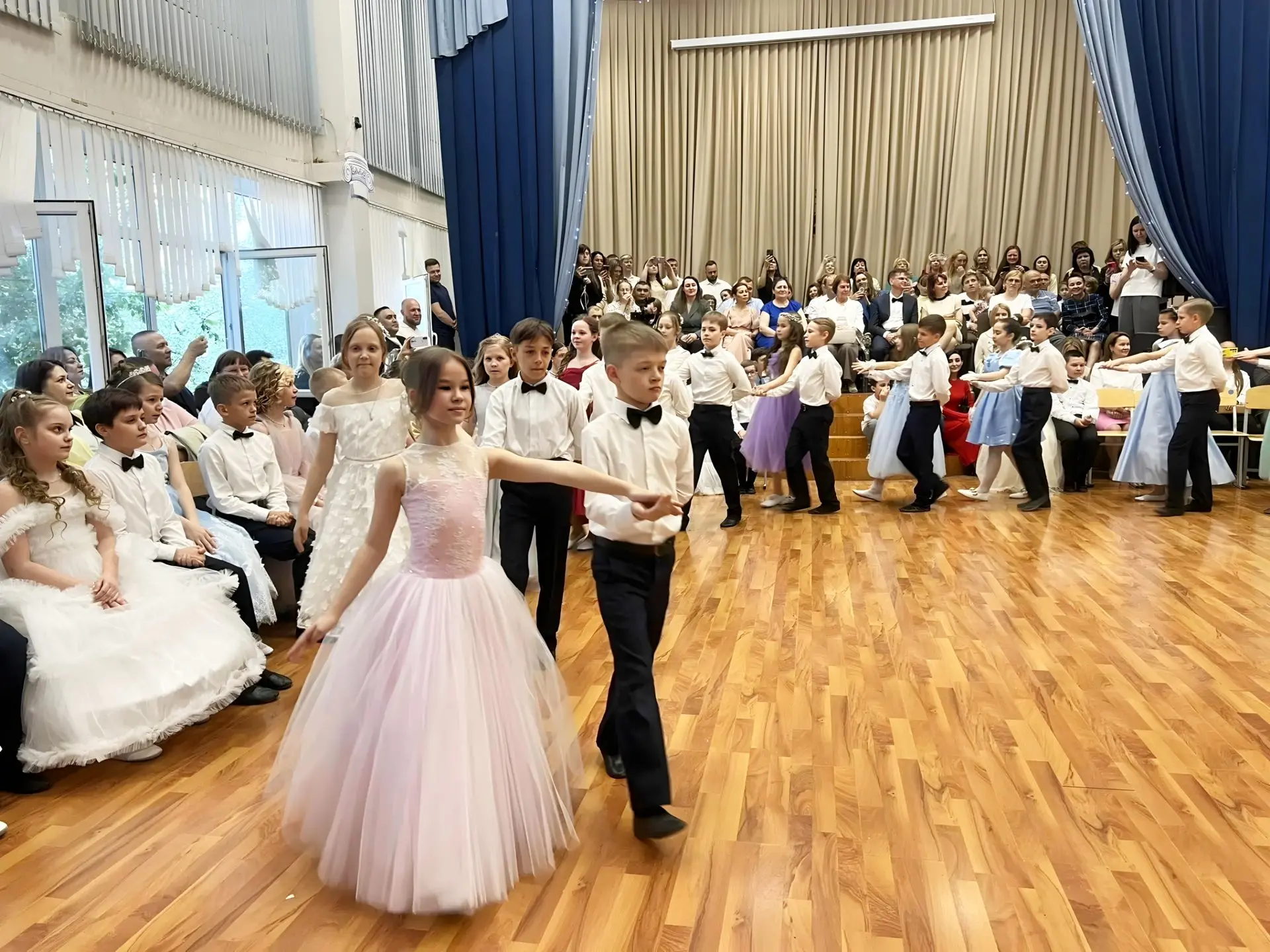🪄💖🌹ВЫПУСКНОЙ БАЛ🌹💖🪄  21 мая традиционно в нашем лицее состоялся выпускной бал для учеников четвёртых