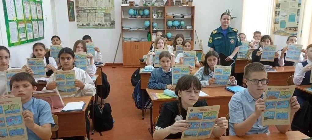 ☀️ Лето без опасностей: школьникам напомнили о правилах поведения на воде!  Совсем скоро начнутся жа