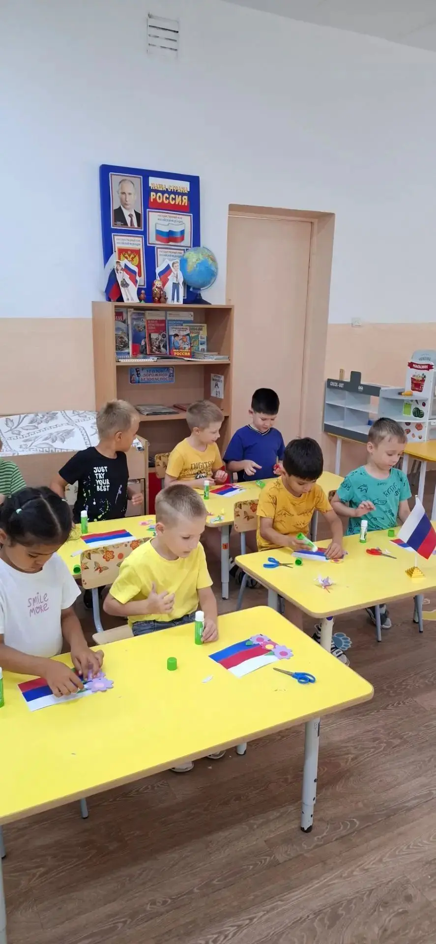 Патриотическое воспитание подрастающего поколения начинается с уважения к главным симво...