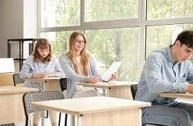 Нельзя отозвать работника из учебного отпуска, напомнил Минтруд
