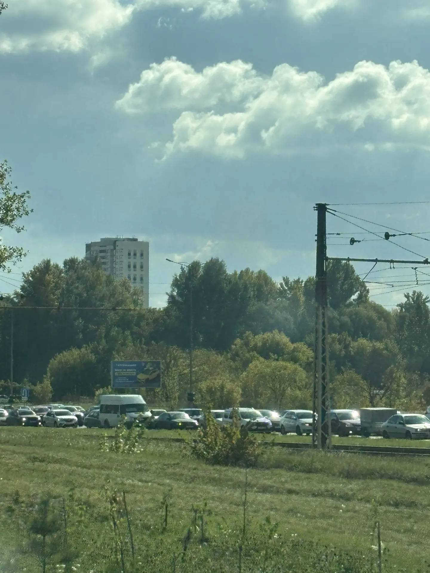 Пробка почти от самого юбилейного рынка в сторону авторынка!