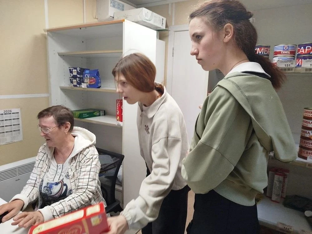 Восьмиклассники посетили отделение почты, где познакомились с работой  почтальона. Нача...