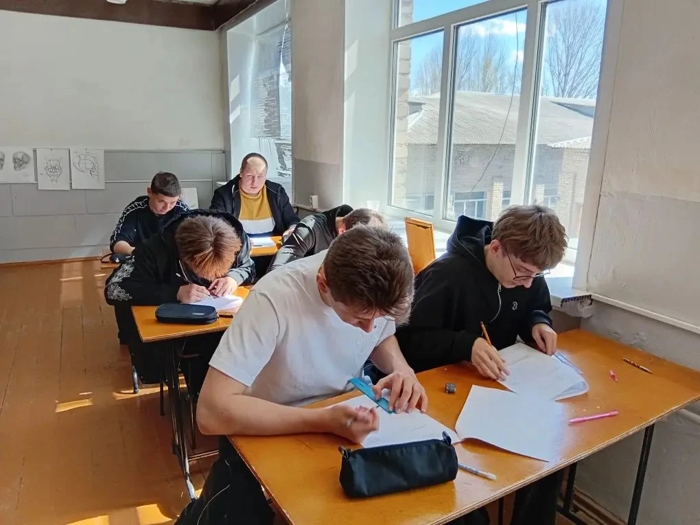 🎉 Экзамены по первой профессии сданы! 🎓  25 апреля 2026 года девятиклассники Бутурлиновской средней 