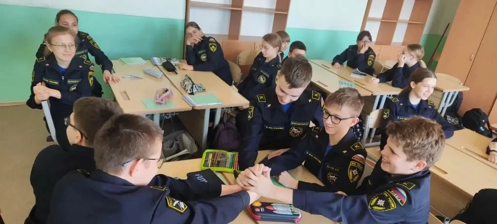 Финансовая грамотность 🚀  В рамках Недели высоких технологий в 6Б классе прошёл увлекательный квиз «