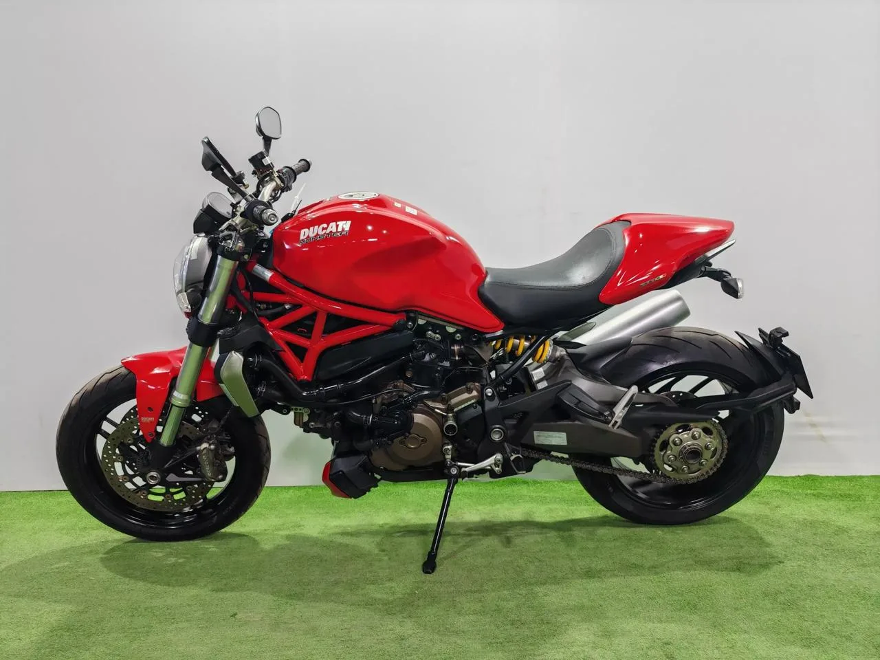 DUCATI MONSTER 1200 в наличии во Владивостоке  Характеристики:  - 2014 год - объем 1200 см3 - Аукцио