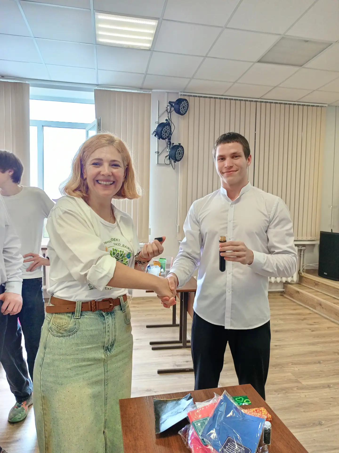 Для курских студентов прошел урок экопросвещения

🇷🇺Курские студенты учились убеждать и расследова