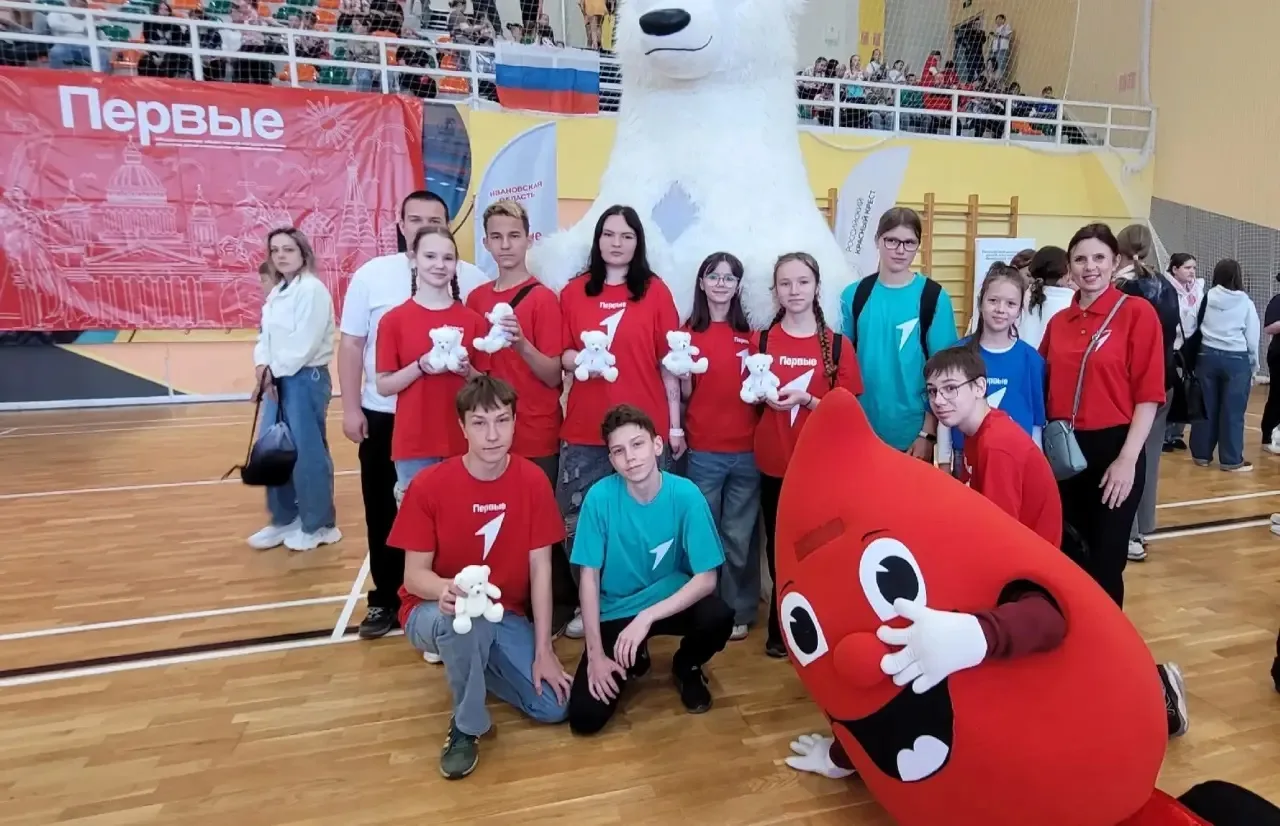 ✨1 июня, в Международный день защиты детей, активисты Движения Первых школы — ученики 8а класса Семё