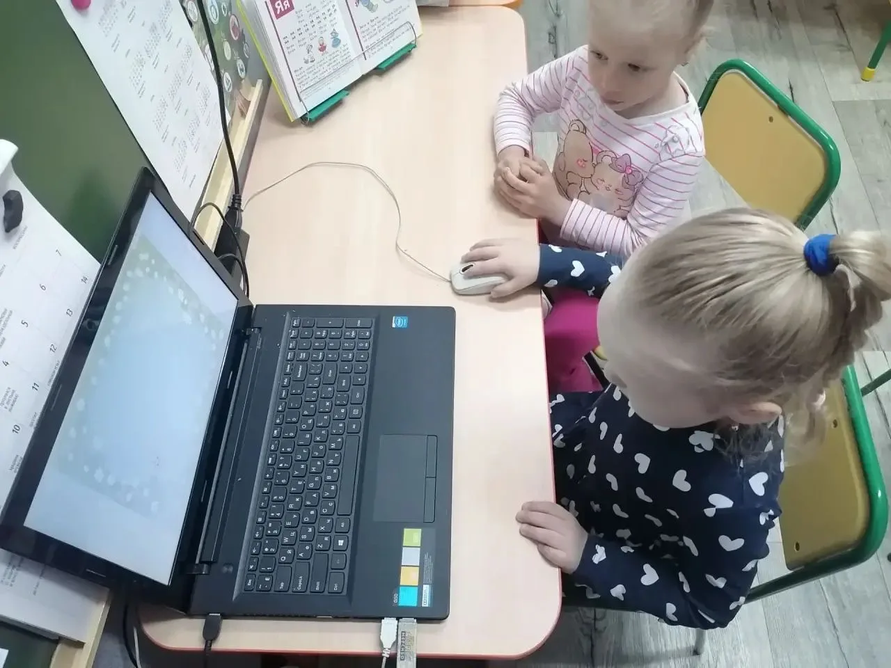 Согласно перспективному планированию кружковой работы "Звуковичок" 🐭, наши дошколята активно осваив
