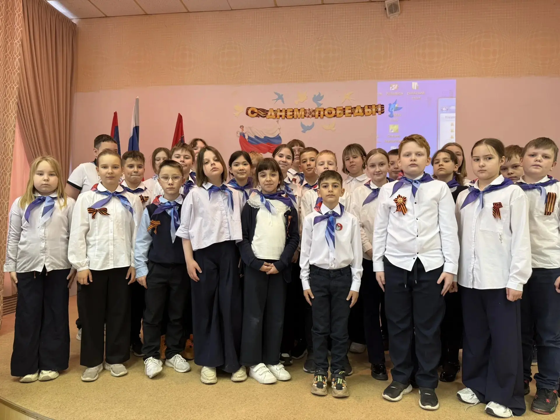 28-29 апреля в МОУ СОШ 29 корпус 2 прошел фестиваль патриотической песни «Дорогами войны».  Много пе