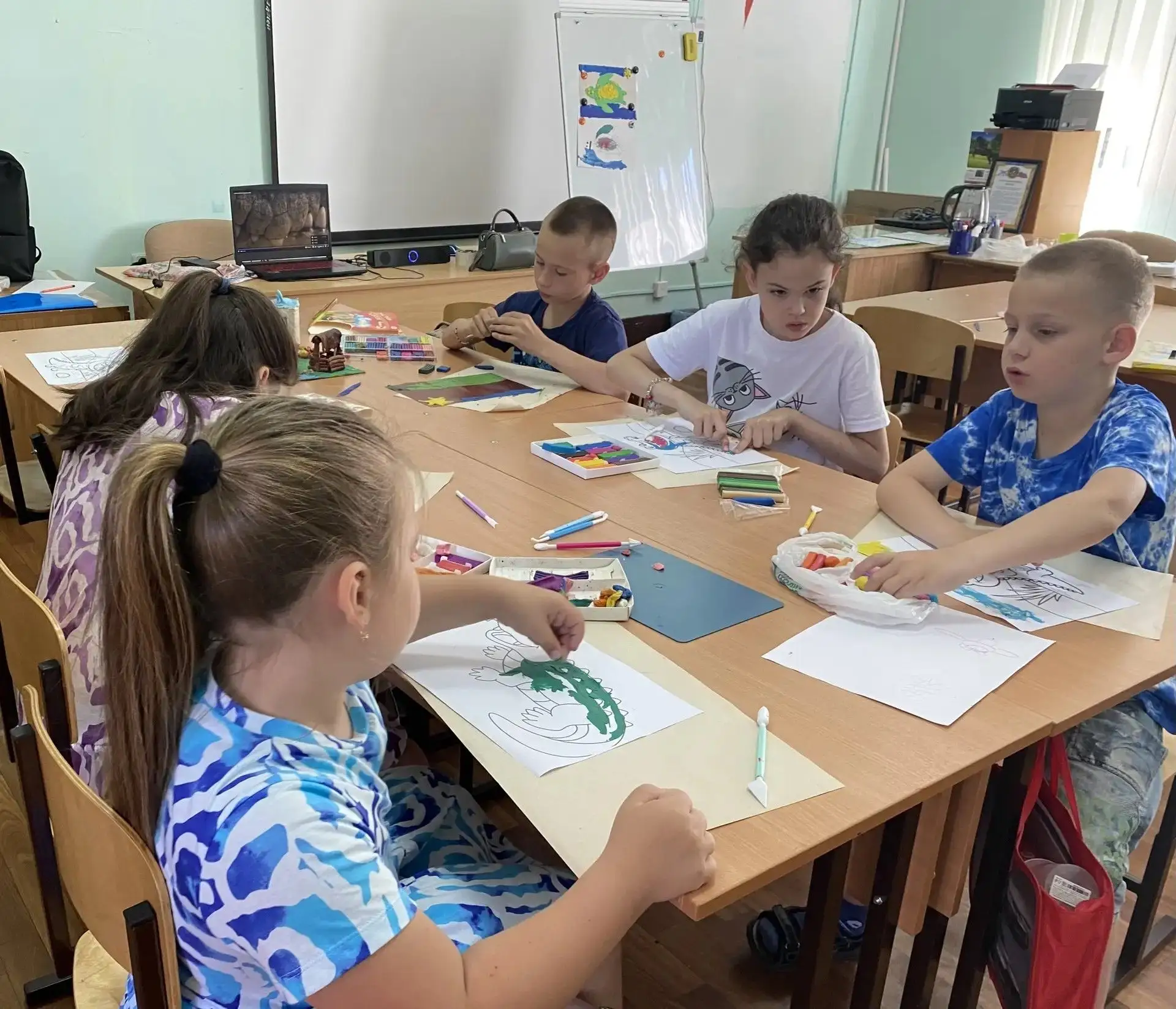 💫Творчество на асфальте и пластилиновые джунгли: изучаем крокодилов
 
Ребятами из детско-юношеского