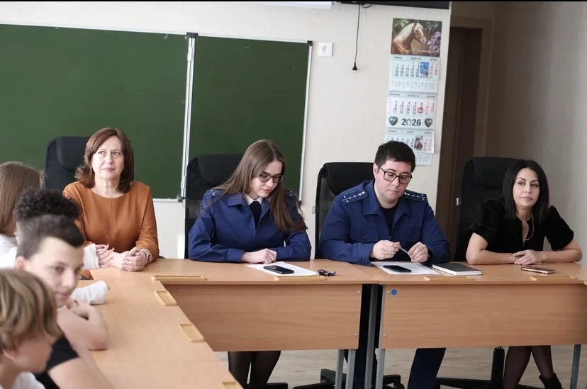 20 февраля в наше образовательном центре прошел Круглый стол с прокуратурой, сотрудником КДН, админи