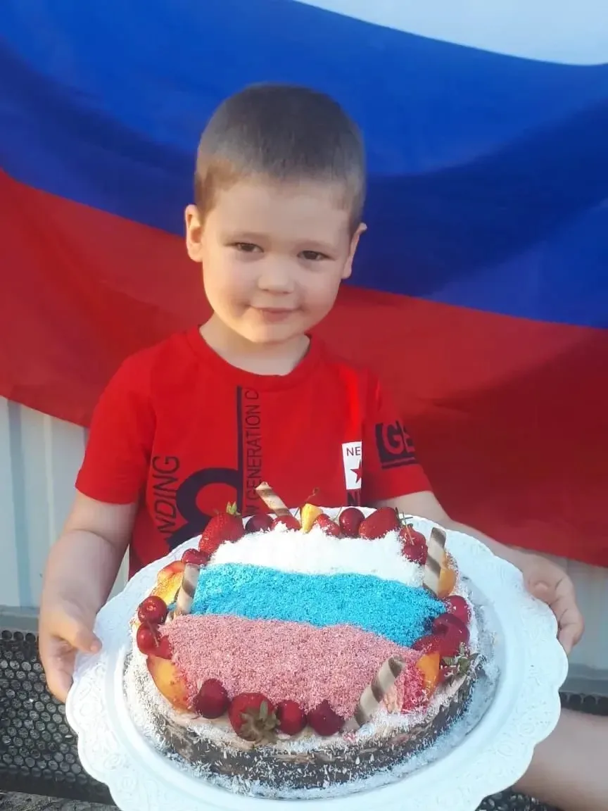 🇷🇺Фотоконкурс «Три цвета гордости»
Номинация: «Взгляд будущего»

Участник № 3
Никита Пикулин из  с