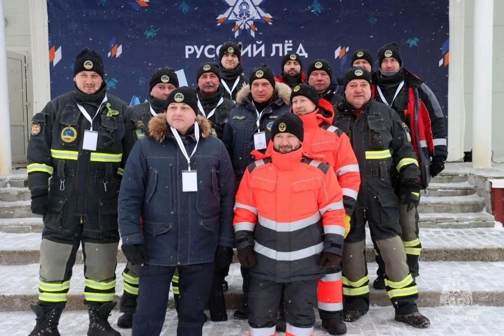 Петербургские спасатели одержали победу на международном фестивале водолазных профессий «Русский лёд