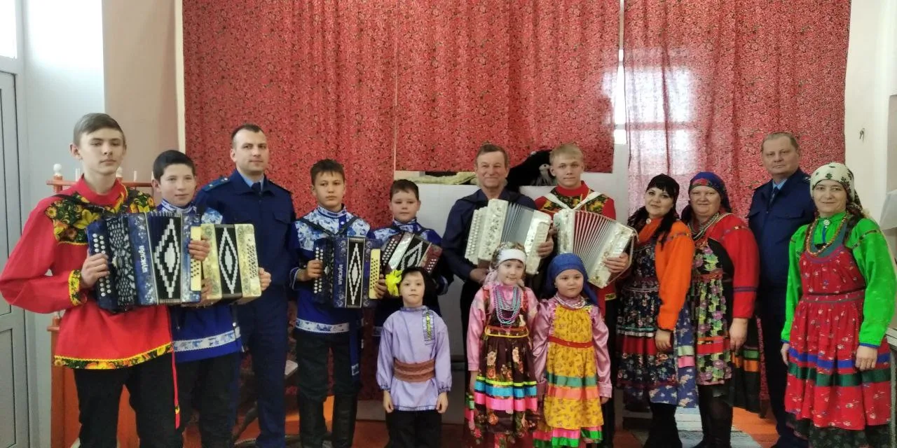 🪗 Связь поколений в каждом наигрыше!