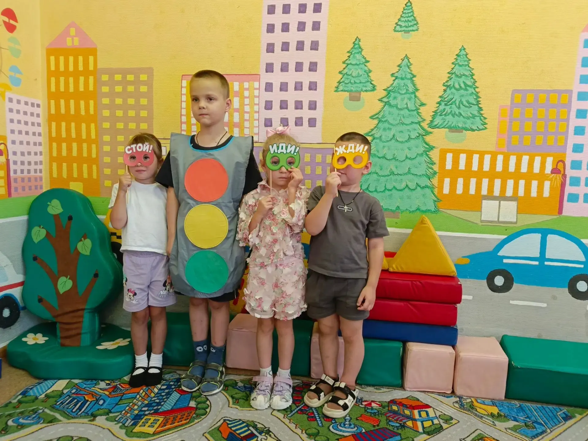 🚦 «У светофора нет каникул!» — безопасность превыше всего!