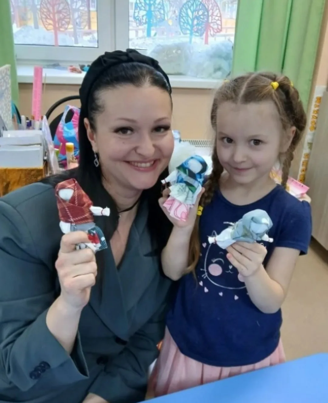 ✨ 17 февраля в группе "Смешарики " прошёл мастер-класс по изготовлению куклы масленицы.🤹