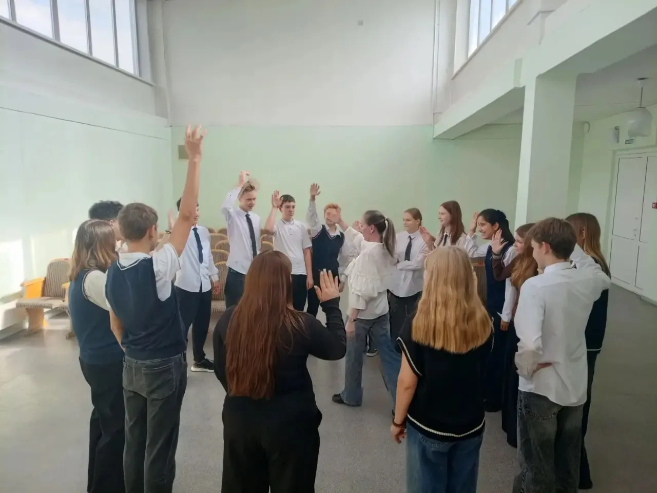 К нам в школу приехали педагоги и мастера из Детской школы искусств № 57 г. Осинники! 🤩