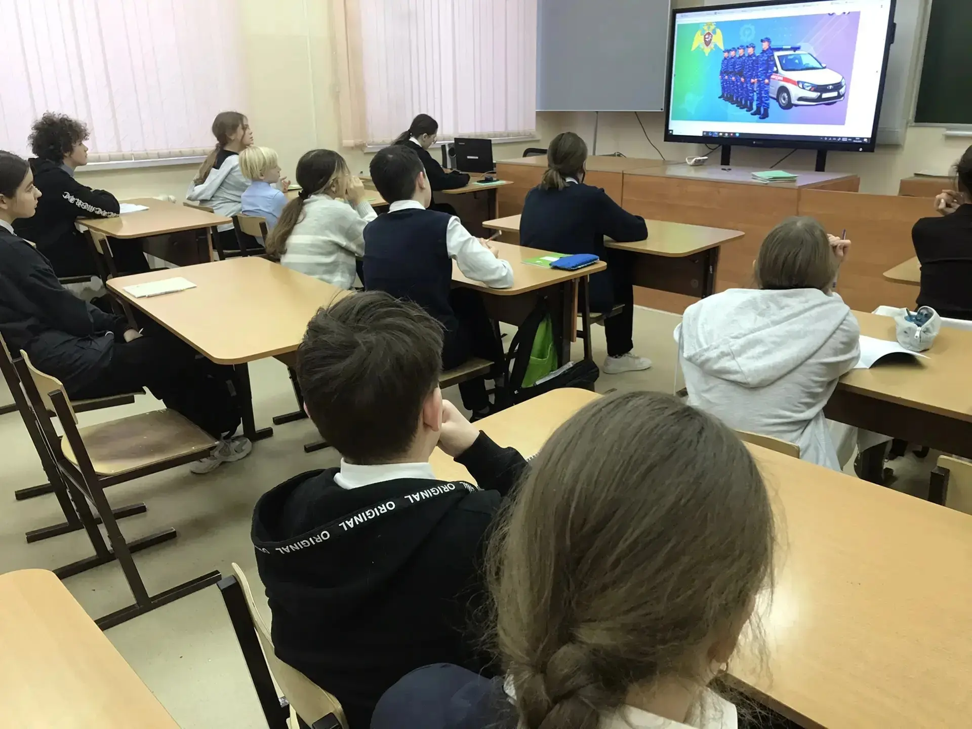 🛡 На страже Родины: диалог о важном в преддверии праздника  19 февраля в нашем лицее прошли особенны