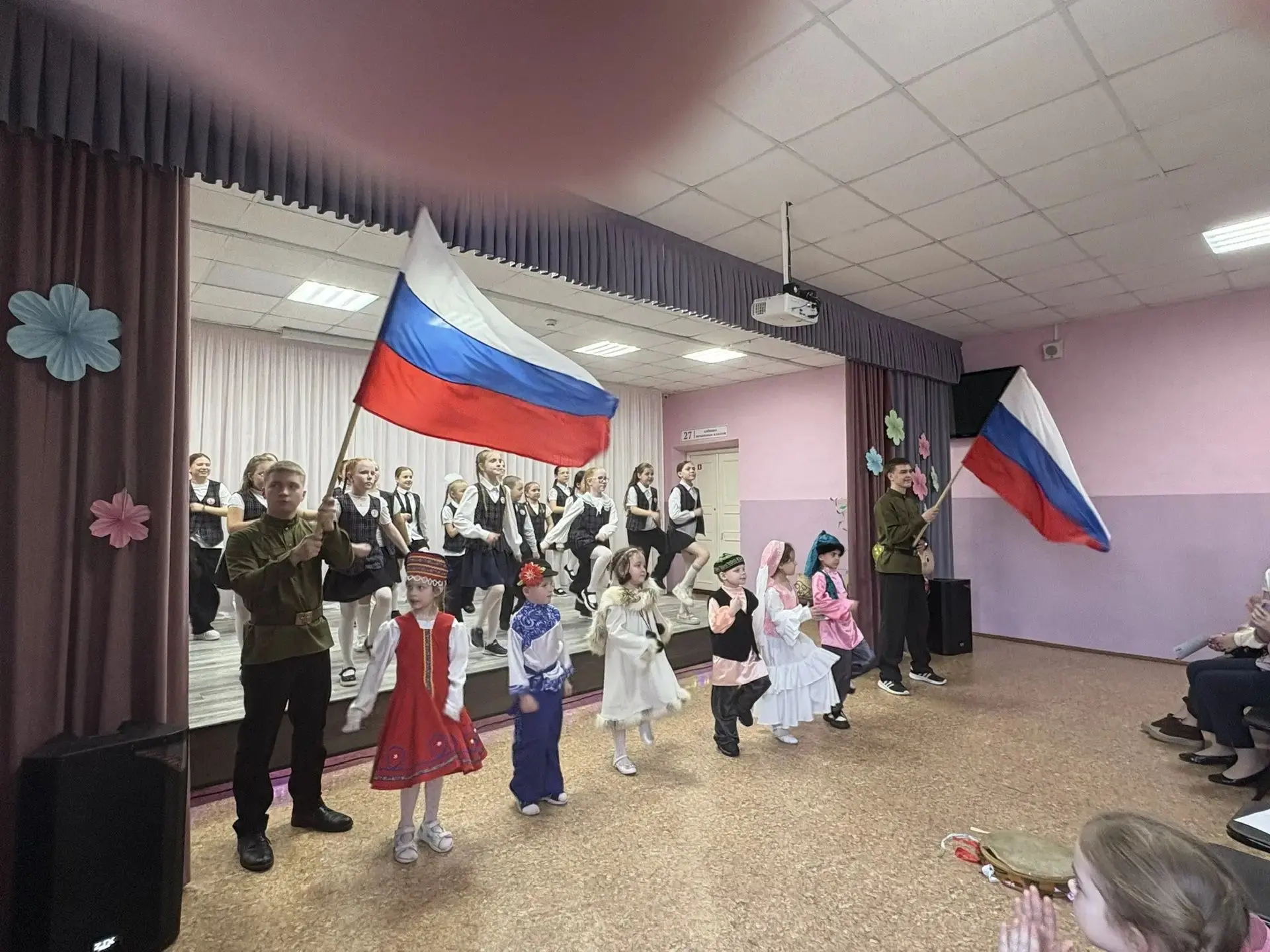 17 марта в МБОУ «СОШ № 5» прошёл особенный день — состоялось заседание Совета родителей! 👪✨  Началос