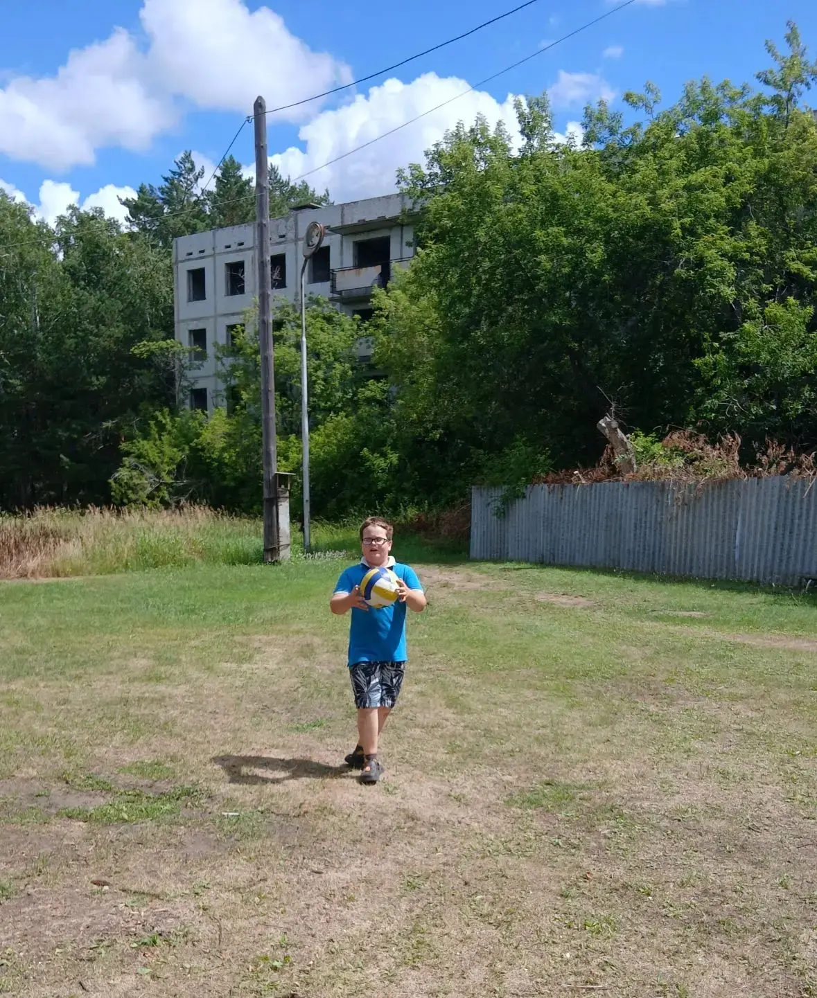 Солнце, каникулы и много футбола! ⚽😎 Наши четвероклассники отлично проводят лето!
